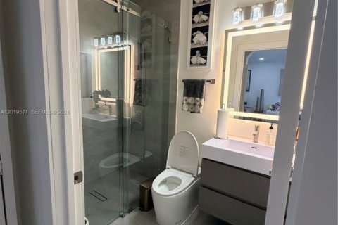 Villa ou maison à louer à Miami, Floride: 4 chambres, 170.94 m2 № 2085572 - photo 6
