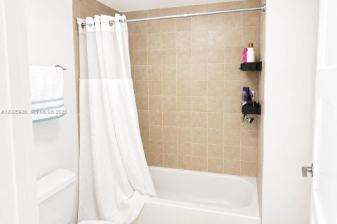 Copropriété à louer à Boca Raton, Floride: 2 chambres, 102.38 m2 № 2154389 - photo 11