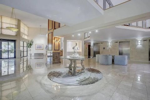 Condominio en venta en Hallandale Beach, Florida, 2 dormitorios, 99.87 m2 № 2062944 - foto 8