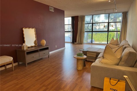 Condominio en venta en Hallandale Beach, Florida, 2 dormitorios, 99.87 m2 № 2062944 - foto 4