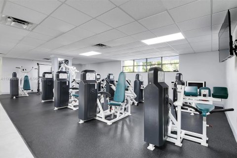 Condominio en venta en Hallandale Beach, Florida, 2 dormitorios, 99.87 m2 № 2062944 - foto 17