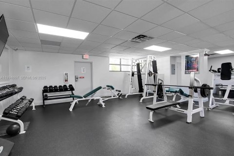 Condominio en venta en Hallandale Beach, Florida, 2 dormitorios, 99.87 m2 № 2062944 - foto 18