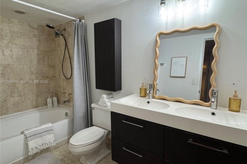 Condominio en venta en Hallandale Beach, Florida, 2 dormitorios, 99.87 m2 № 2062944 - foto 11