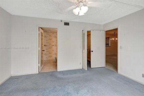 Condo in Delray Beach, Florida, 2 bedrooms  № 1858691 - photo 26