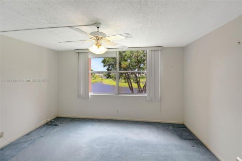 Condo in Delray Beach, Florida, 2 bedrooms  № 1858691 - photo 25