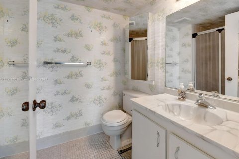 Condo in Delray Beach, Florida, 2 bedrooms  № 1858691 - photo 27
