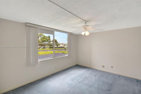 Condo in Delray Beach, Florida, 2 bedrooms  № 1858691 - photo 24