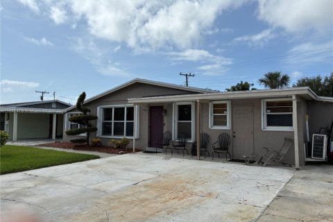 Casa en venta en Pompano Beach, Florida, 3 dormitorios, 110.55 m2 № 1845932 - foto 2