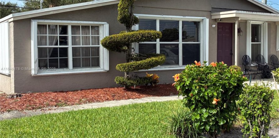 Casa en Pompano Beach, Florida 3 dormitorios, 110.55 m2 № 1845932