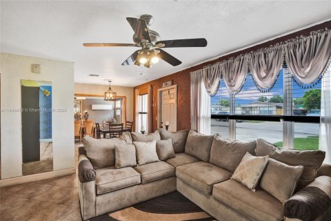 Casa en venta en Pompano Beach, Florida, 3 dormitorios, 110.55 m2 № 1845932 - foto 25