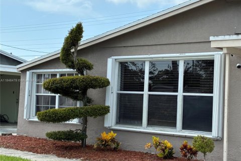 Casa en venta en Pompano Beach, Florida, 3 dormitorios, 110.55 m2 № 1845932 - foto 7
