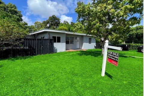 Casa en venta en Miami, Florida, 3 dormitorios, 93.65 m2 № 2062839 - foto 4