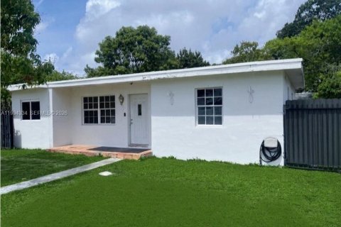 Casa en venta en Miami, Florida, 3 dormitorios, 93.65 m2 № 2062839 - foto 2