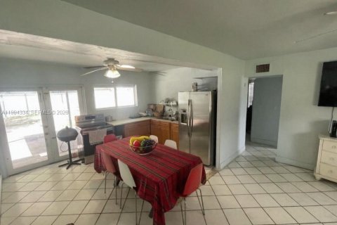 Casa en venta en Miami, Florida, 3 dormitorios, 93.65 m2 № 2062839 - foto 10