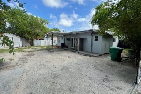 Casa en venta en Miami, Florida, 3 dormitorios, 93.65 m2 № 2062839 - foto 9