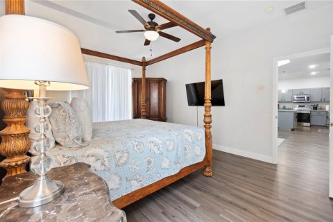 House in Haines City, Florida 7 bedrooms, 262.45 sq.m. № 1910737 - photo 20
