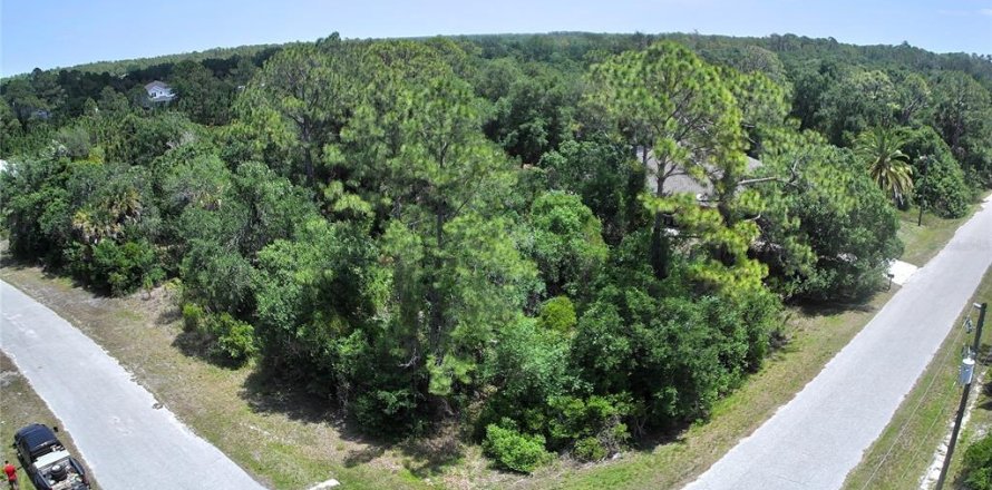 Terrain à North Port, Floride № 2236228
