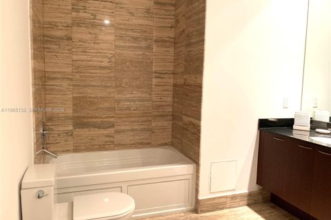 Condo in Sunny Isles Beach, Florida, 2 bedrooms  № 2052841 - photo 23