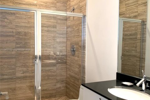 Condo in Sunny Isles Beach, Florida, 2 bedrooms  № 2052841 - photo 27