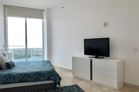 Condo in Sunny Isles Beach, Florida, 2 bedrooms  № 2052841 - photo 18