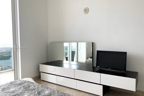 Condo in Sunny Isles Beach, Florida, 2 bedrooms  № 2052841 - photo 26