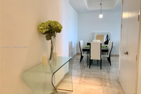 Condo in Sunny Isles Beach, Florida, 2 bedrooms  № 2052841 - photo 3