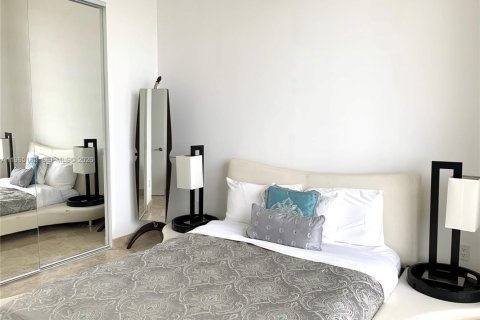 Condo in Sunny Isles Beach, Florida, 2 bedrooms  № 2052841 - photo 25