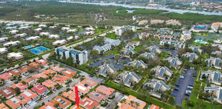 Condo in Jupiter, Florida, 2 bedrooms № 970565