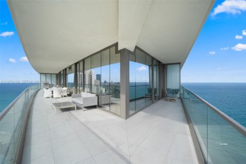 Copropriété à louer à Sunny Isles Beach, Floride: 2 chambres, 111.95 m2 № 2174973 - photo 3