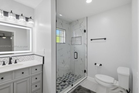 House in Cutler Bay, Florida 4 bedrooms, 165.55 sq.m. № 2411966 - photo 25