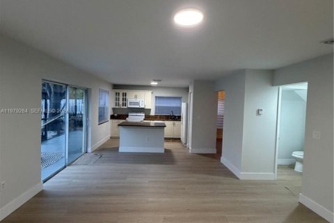 Casa en alquiler en Sunrise, Florida, 3 dormitorios, 151.24 m2 № 2064419 - foto 10