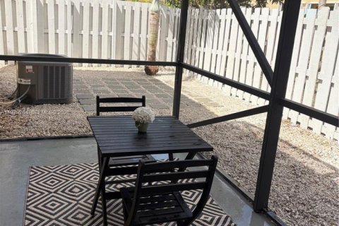 Casa en alquiler en Sunrise, Florida, 3 dormitorios, 151.24 m2 № 2064419 - foto 18