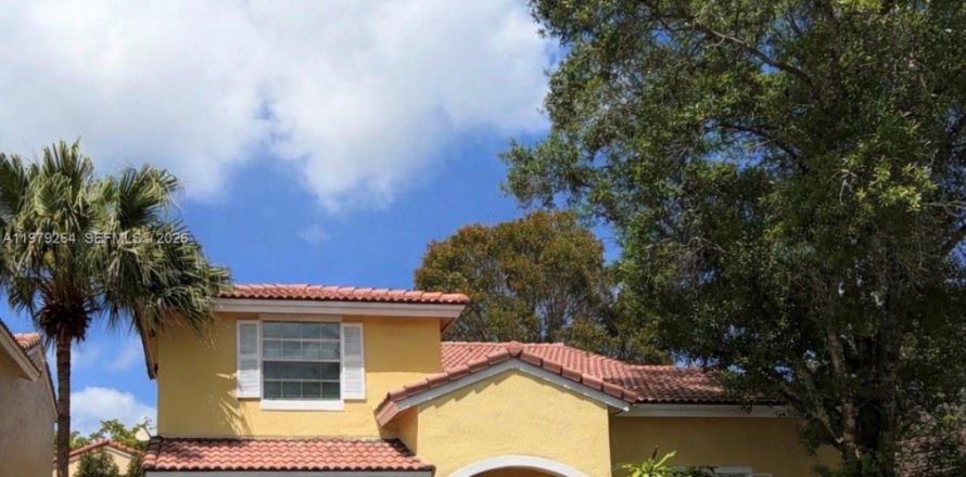 Casa en Sunrise, Florida 3 dormitorios, 151.24 m2 № 2064419