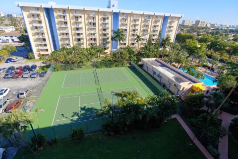 Condo in Miami, Florida, 1 bedroom  № 1697918 - photo 24