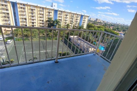 Condo in Miami, Florida, 1 bedroom  № 1697918 - photo 22