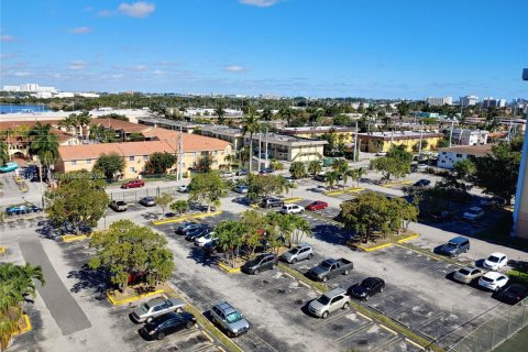 Condo in Miami, Florida, 1 bedroom  № 1697918 - photo 26