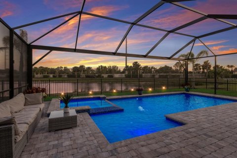 House in Lakewood Ranch, Florida 3 bedrooms, 204.2 sq.m. № 1653829 - photo 10