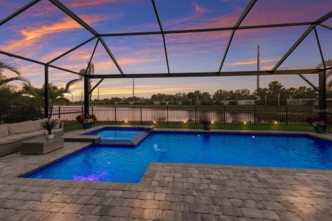 House in Lakewood Ranch, Florida 3 bedrooms, 204.2 sq.m. № 1653829 - photo 11