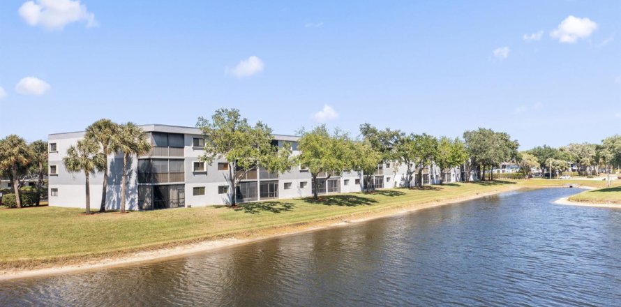 Condo in Delray Beach, Florida, 2 bedrooms  № 2246240