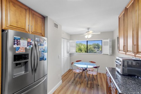 Condo in Delray Beach, Florida, 2 bedrooms  № 2246240 - photo 3