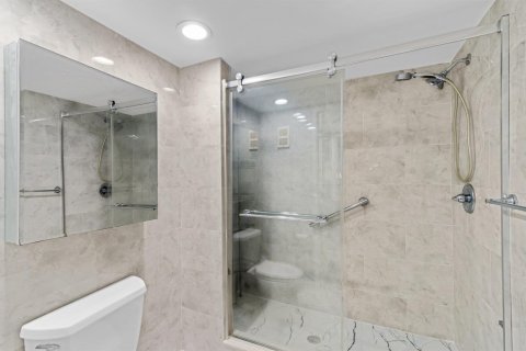 Condo in Delray Beach, Florida, 2 bedrooms  № 2246240 - photo 15