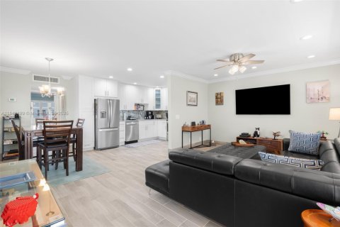 Condo in Delray Beach, Florida, 1 bedroom  № 1836634 - photo 13