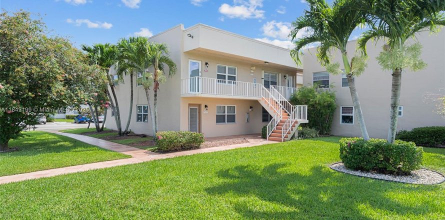 Condo in Delray Beach, Florida, 1 bedroom  № 1836634