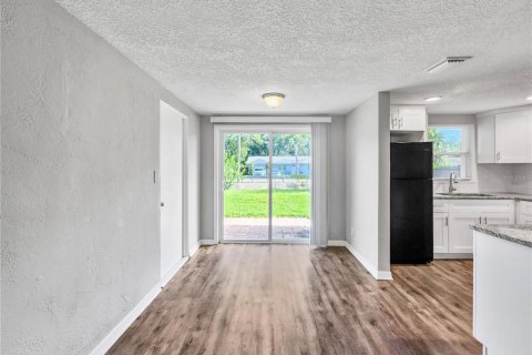 Снять в аренду виллу или дом в Пинеллас-Парк, Флорида 1 комната, 107.02м2, № 1872825 - фото 3