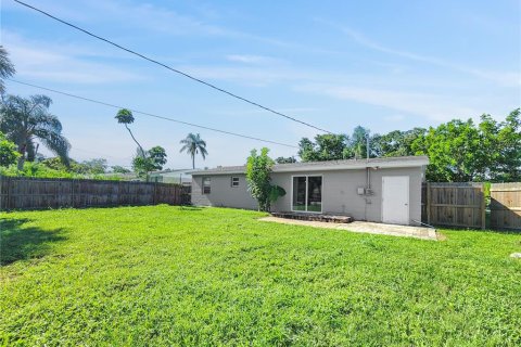 Снять в аренду виллу или дом в Пинеллас-Парк, Флорида 1 комната, 107.02м2, № 1872825 - фото 19