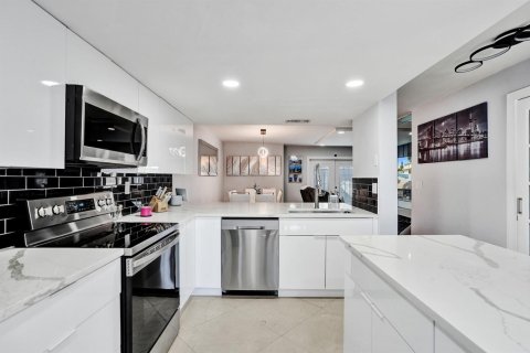 Adosado en venta en Deerfield Beach, Florida, 2 dormitorios, 104.24 m2 № 2184153 - foto 19
