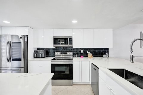 Adosado en venta en Deerfield Beach, Florida, 2 dormitorios, 104.24 m2 № 2184153 - foto 4