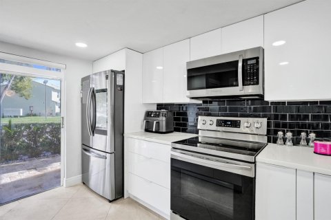 Adosado en venta en Deerfield Beach, Florida, 2 dormitorios, 104.24 m2 № 2184153 - foto 10