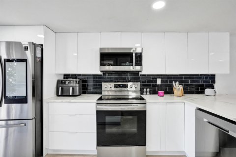 Adosado en venta en Deerfield Beach, Florida, 2 dormitorios, 104.24 m2 № 2184153 - foto 11