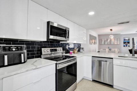 Adosado en venta en Deerfield Beach, Florida, 2 dormitorios, 104.24 m2 № 2184153 - foto 18